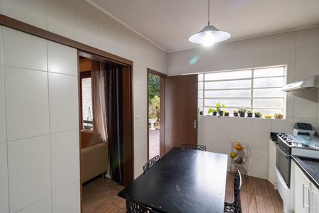 Casa à venda com 220m², 3 quartos e 2 vagasCozinha
