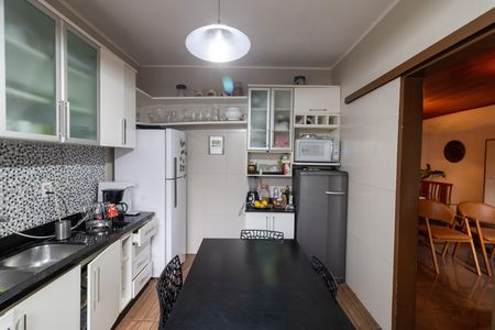 Casa à venda com 220m², 3 quartos e 2 vagasCozinha