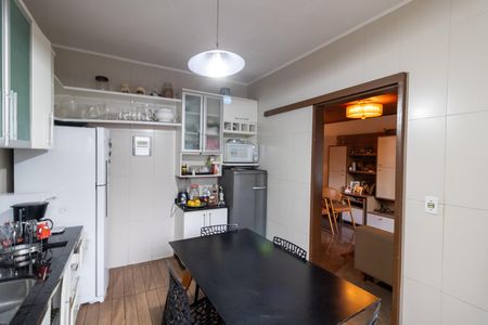 Casa à venda com 220m², 3 quartos e 2 vagasCozinha