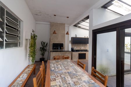 Casa à venda com 220m², 3 quartos e 2 vagasChurrasqueira