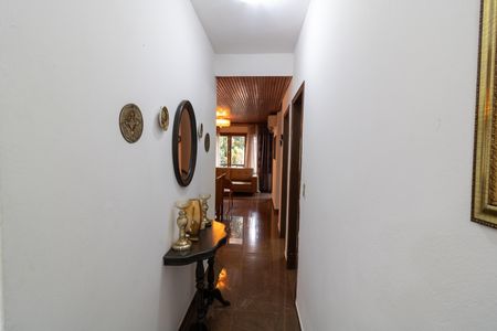 Casa à venda com 220m², 3 quartos e 2 vagasCorredor