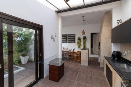 Casa à venda com 220m², 3 quartos e 2 vagasChurrasqueira
