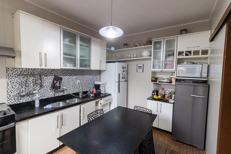 Casa à venda com 220m², 3 quartos e 2 vagasCozinha