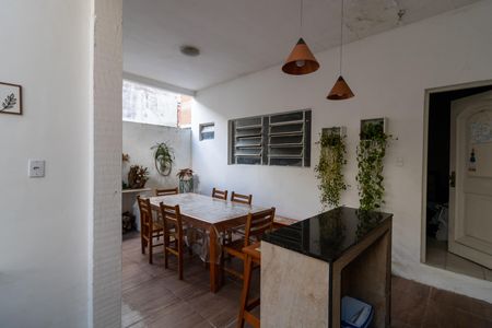 Casa à venda com 220m², 3 quartos e 2 vagasChurrasqueira