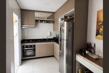Cozinha de apartamento à venda com 2 quartos, 56m² em Jardim Santo Antônio, Santo André