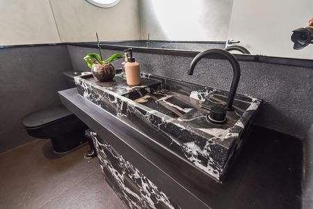 Apartamento à venda com 200m², 4 quartos e 3 vagas Apartamento à venda com 200m², 4 quartos e 3 vagasLavabo