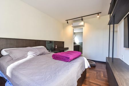 Apartamento à venda com 200m², 4 quartos e 3 vagas Apartamento à venda com 200m², 4 quartos e 3 vagasSuíte