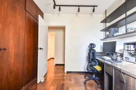 Apartamento à venda com 200m², 4 quartos e 3 vagas Apartamento à venda com 200m², 4 quartos e 3 vagasQuarto 2