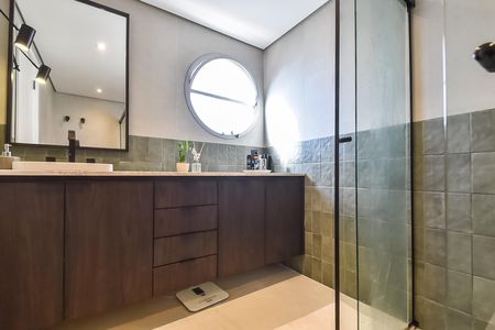 Banheiro da suíte de apartamento à venda com 4 quartos, 200m² em Aclimação, São Paulo