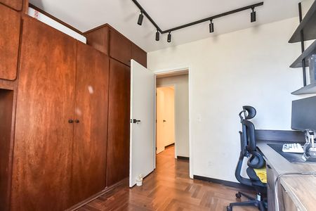 Apartamento à venda com 200m², 4 quartos e 3 vagas Apartamento à venda com 200m², 4 quartos e 3 vagasQuarto 2