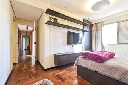Apartamento à venda com 200m², 4 quartos e 3 vagas Apartamento à venda com 200m², 4 quartos e 3 vagasSuíte