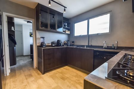Apartamento à venda com 200m², 4 quartos e 3 vagas Apartamento à venda com 200m², 4 quartos e 3 vagasCozinha