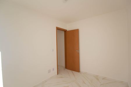 Quarto 2 de apartamento para alugar com 2 quartos, 43m² em Jardim Iris, São Paulo