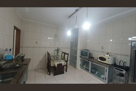 Casa à venda com 192m², 3 quartos e 3 vagasFoto 05