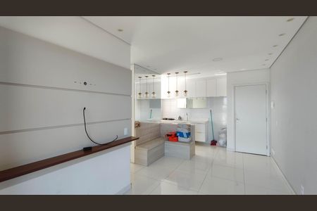Sala de apartamento para alugar com 2 quartos, 46m² em Jardim Rodrigues Alves, Ferraz de Vasconcelos