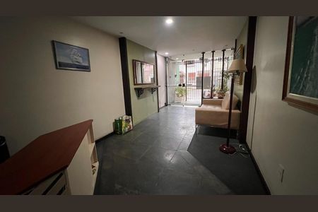 Apartamento para alugar com 70m², 2 quartos e 1 vaga Apartamento para alugar com 70m², 2 quartos e 1 vagaHall