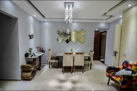 Apartamento para alugar com 70m², 2 quartos e 1 vaga Apartamento para alugar com 70m², 2 quartos e 1 vagaSala