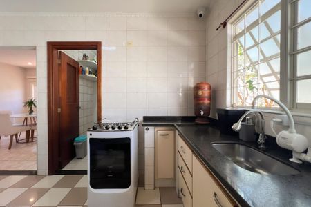 Casa à venda com 210m², 3 quartos e 5 vagas