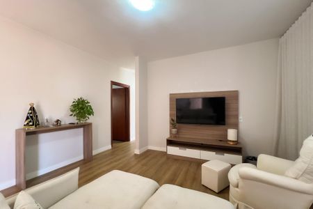 Casa à venda com 210m², 3 quartos e 5 vagas