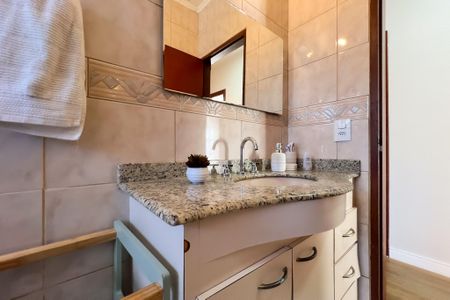 Casa à venda com 210m², 3 quartos e 5 vagas