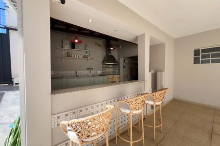 Casa à venda com 210m², 3 quartos e 5 vagas