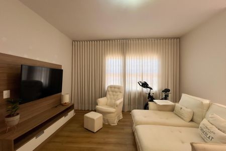Casa à venda com 210m², 3 quartos e 5 vagas
