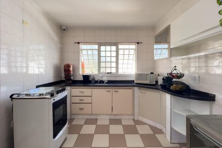 Casa à venda com 210m², 3 quartos e 5 vagas