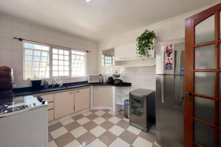Casa à venda com 210m², 3 quartos e 5 vagas