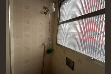 Banheiro de apartamento para alugar com 1 quarto, 30m² em Centro, São Vicente