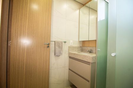 Apartamento à venda com 71m², 3 quartos e 2 vagas Apartamento à venda com 71m², 3 quartos e 2 vagasBanheiro da Suite
