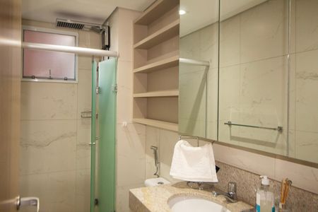 Apartamento à venda com 71m², 3 quartos e 2 vagas Apartamento à venda com 71m², 3 quartos e 2 vagasBanheiro Social