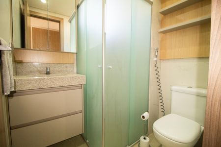 Apartamento à venda com 71m², 3 quartos e 2 vagas Apartamento à venda com 71m², 3 quartos e 2 vagasBanheiro da Suite