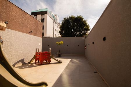 Apartamento à venda com 71m², 3 quartos e 2 vagas Apartamento à venda com 71m², 3 quartos e 2 vagasÁrea comum - Playground