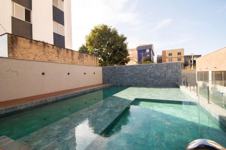 Apartamento à venda com 71m², 3 quartos e 2 vagas Apartamento à venda com 71m², 3 quartos e 2 vagasÁrea comum - Piscina