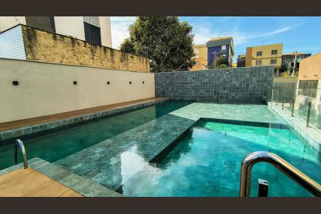 Apartamento à venda com 71m², 3 quartos e 2 vagas Apartamento à venda com 71m², 3 quartos e 2 vagasÁrea comum - Piscina