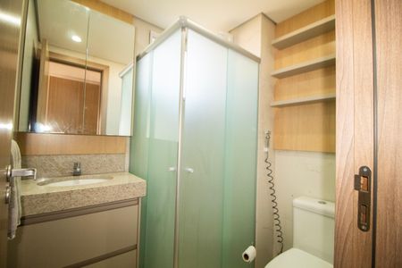 Apartamento à venda com 71m², 3 quartos e 2 vagas Apartamento à venda com 71m², 3 quartos e 2 vagasBanheiro da Suite