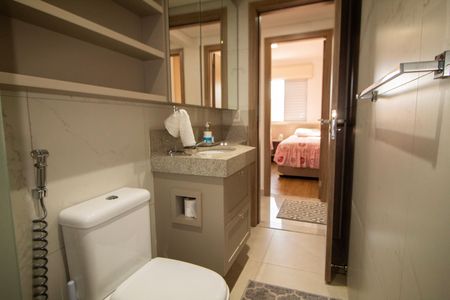 Apartamento à venda com 71m², 3 quartos e 2 vagas Apartamento à venda com 71m², 3 quartos e 2 vagasBanheiro Social