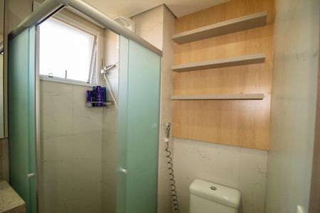 Apartamento à venda com 71m², 3 quartos e 2 vagas Apartamento à venda com 71m², 3 quartos e 2 vagasBanheiro da Suite
