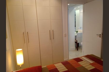 Quarto de apartamento à venda com 1 quarto, 40m² em Santo Amaro, São Paulo