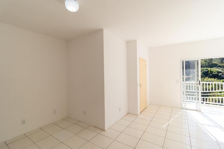 Apartamento para alugar com 96m², 3 quartos e 1 vaga Apartamento para alugar com 96m², 3 quartos e 1 vagaSalas