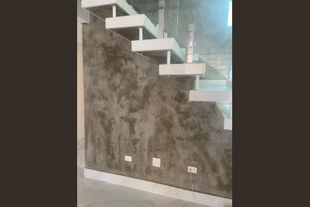 Escada de casa à venda com 3 quartos, 318m² em Vila Dayse, São Bernardo do Campo