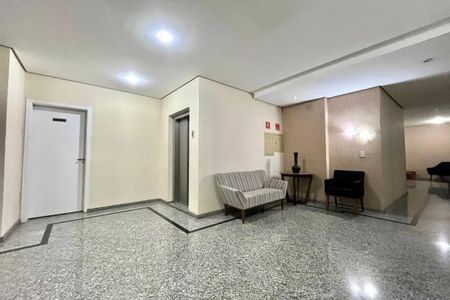Apartamento à venda com 95m², 3 quartos e 2 vagas Apartamento à venda com 95m², 3 quartos e 2 vagasHall social