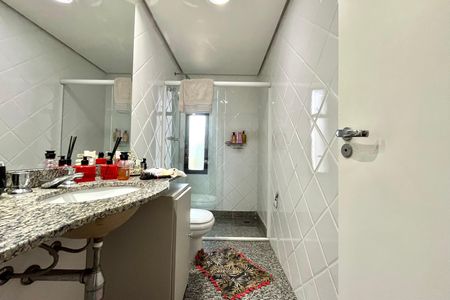 Apartamento à venda com 95m², 3 quartos e 2 vagas Apartamento à venda com 95m², 3 quartos e 2 vagasBanheiro Corredor