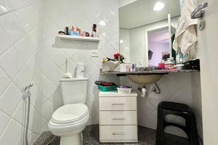 Apartamento à venda com 95m², 3 quartos e 2 vagas Apartamento à venda com 95m², 3 quartos e 2 vagasBanheiro da Suíte