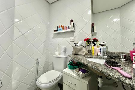 Apartamento à venda com 95m², 3 quartos e 2 vagas Apartamento à venda com 95m², 3 quartos e 2 vagasBanheiro da Suíte