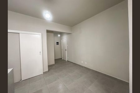 Kitnet/Studio para alugar com 1 quarto, 48m² em Centro, Rio de Janeiro