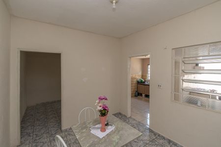 Casa à venda com 160m², 3 quartos e 3 vagasSala Casa dos Fundos