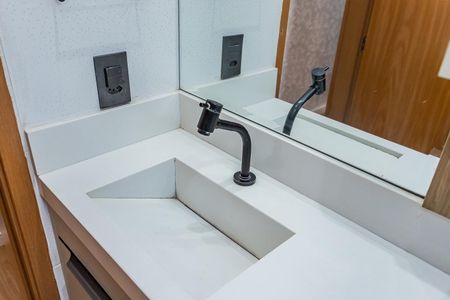 Apartamento à venda com 44m², 2 quartos e sem vaga Apartamento à venda com 44m², 2 quartos e sem vagaBanheiro