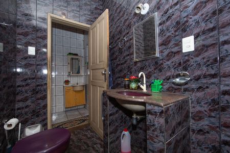 Casa à venda com 392m², 4 quartos e 4 vagasBANHEIRO