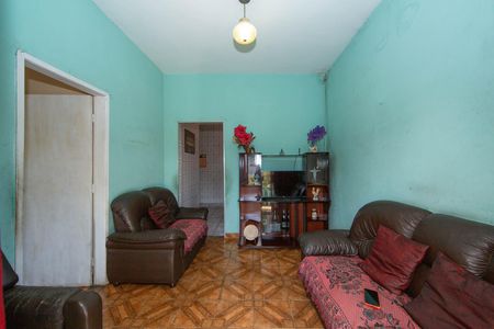 Casa à venda com 392m², 4 quartos e 4 vagasSALA